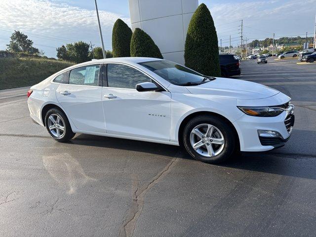 Photo of 2024 Summit White Chevrolet Malibu