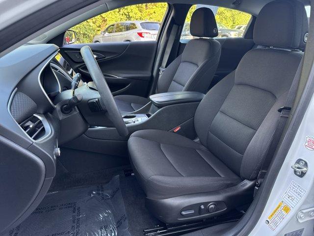 Photo of 2024 Summit White Chevrolet Malibu