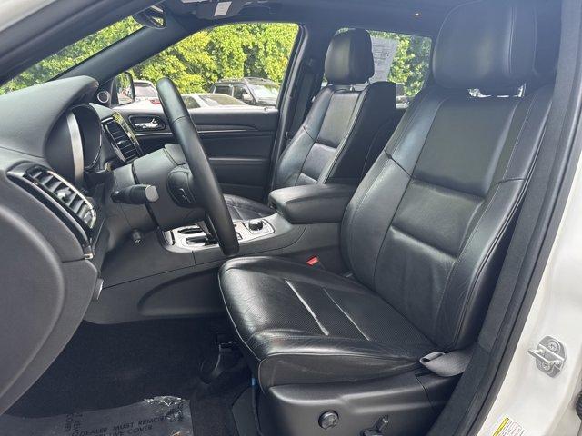 Photo of 2019 Bright White Clearcoat Jeep Grand Cherokee