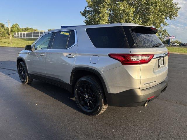 Photo of 2021 Silver Ice Metallic Chevrolet Traverse