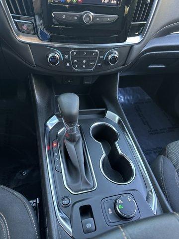 Photo of 2021 Silver Ice Metallic Chevrolet Traverse