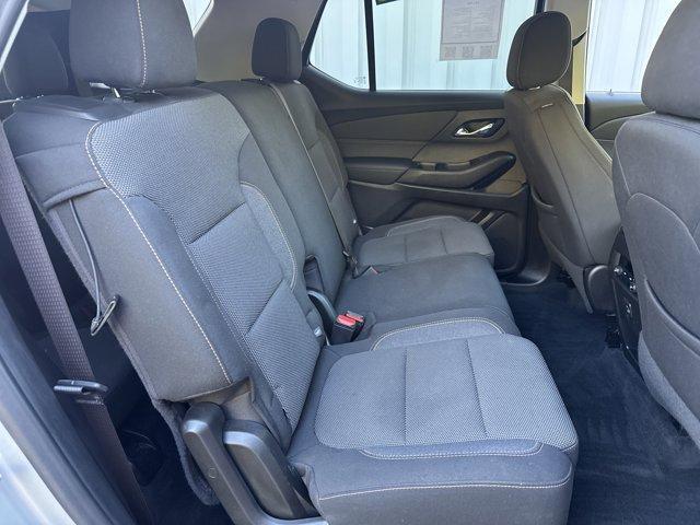 Photo of 2021 Silver Ice Metallic Chevrolet Traverse