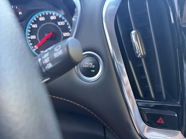 Photo of 2021 Silver Ice Metallic Chevrolet Traverse