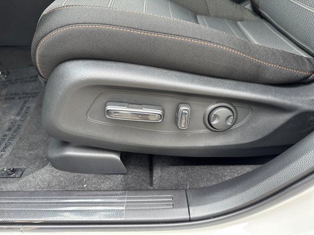 Photo of 2026 Platinum White Pearl Honda CR-V Hybrid