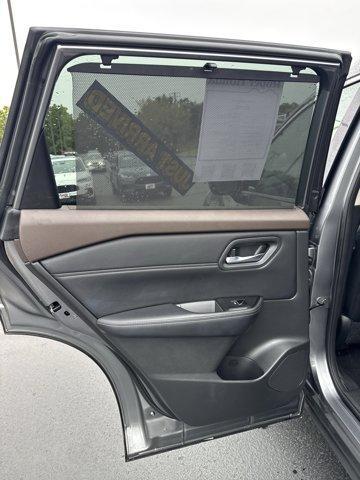Photo of 2023 Gun Metallic Nissan Rogue