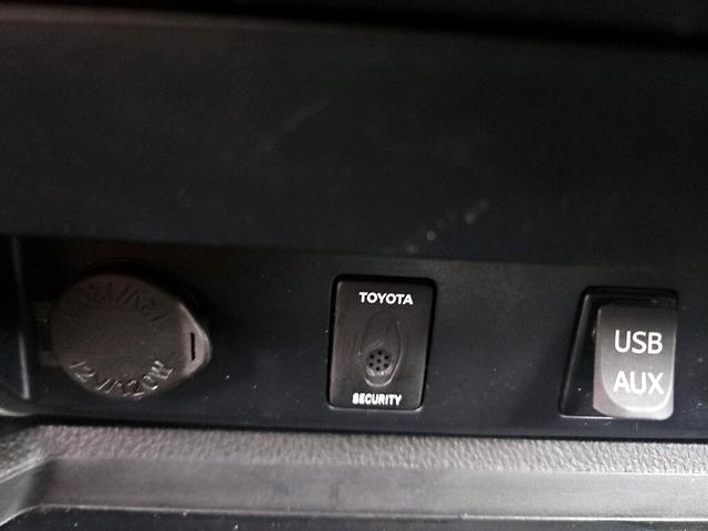 Photo of 2018 Brown Toyota Tundra
