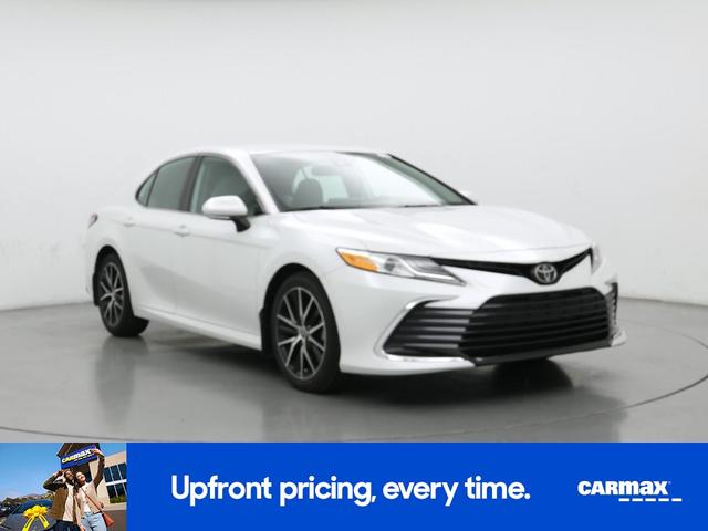 Photo of 2021 White Toyota Camry