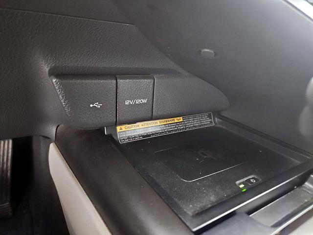Photo of 2021 White Toyota Camry