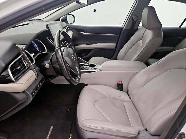 Photo of 2021 White Toyota Camry
