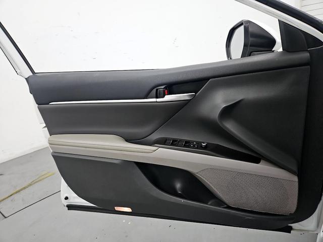 Photo of 2021 White Toyota Camry