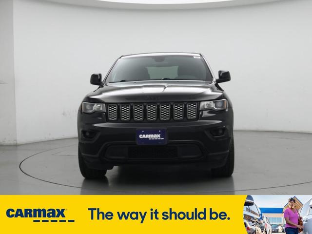 Photo of 2017 Black Jeep Grand Cherokee