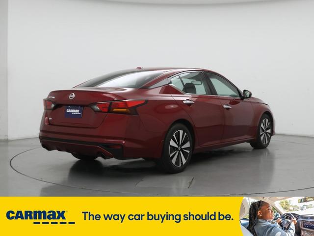 Photo of 2020 Red Nissan Altima