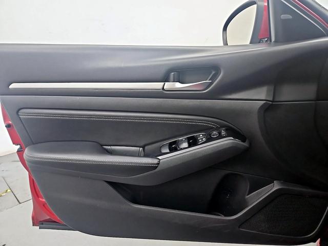Photo of 2020 Red Nissan Altima