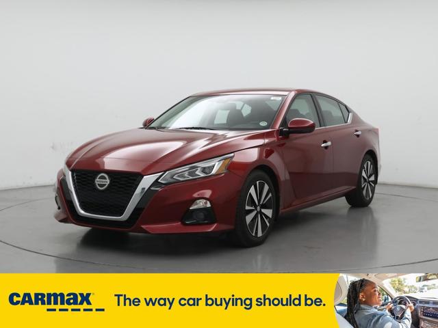 Photo of 2020 Red Nissan Altima