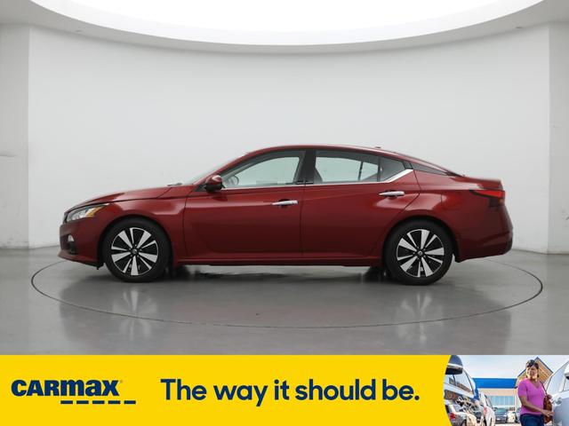 Photo of 2020 Red Nissan Altima