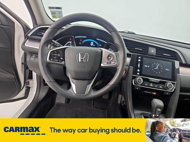 Photo of 2017 White Honda Civic