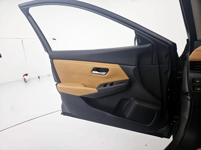 Photo of 2021 Gray Nissan Sentra