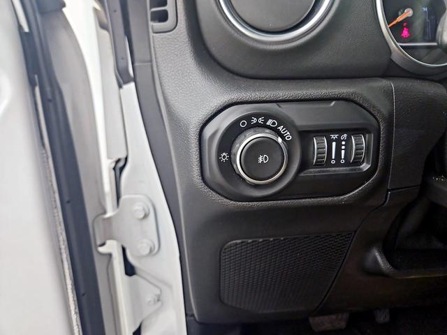 Photo of 2020 White Jeep Wrangler