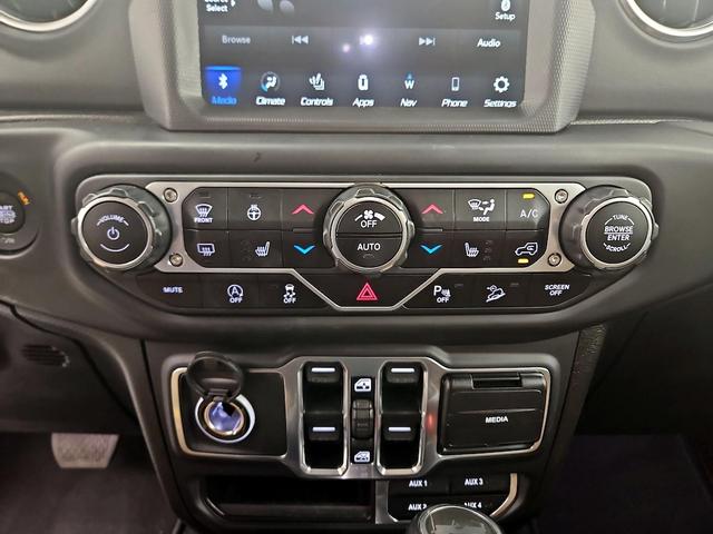Photo of 2020 White Jeep Wrangler