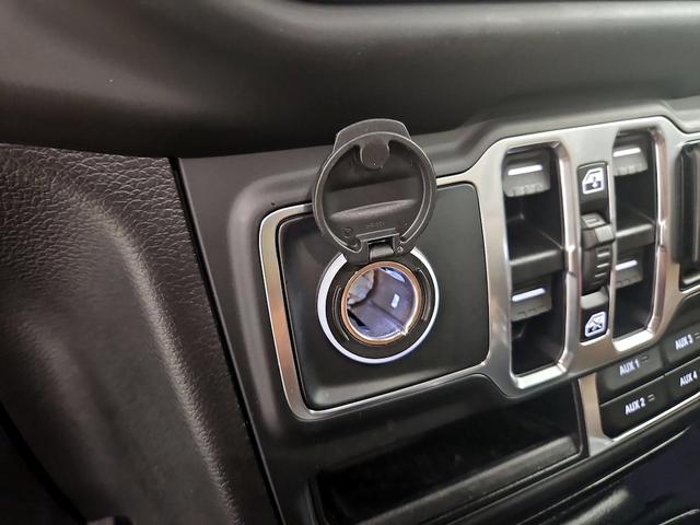 Photo of 2020 White Jeep Wrangler