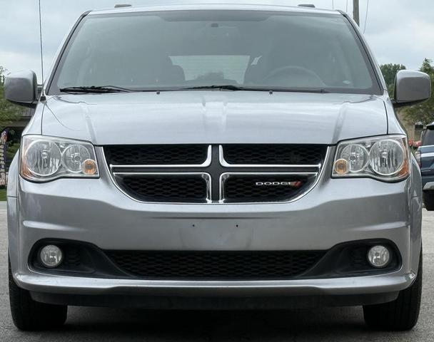 Photo of 2017 Billet Silver Metallic Clearcoat Dodge Grand Caravan