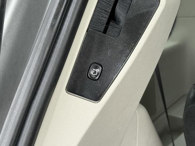 Photo of 2017 Billet Silver Metallic Clearcoat Dodge Grand Caravan