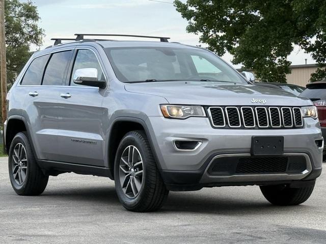 Photo of 2017 Billet Silver Metallic Clearcoat Jeep Grand Cherokee