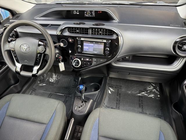 Photo of 2018 Super White Toyota Prius c