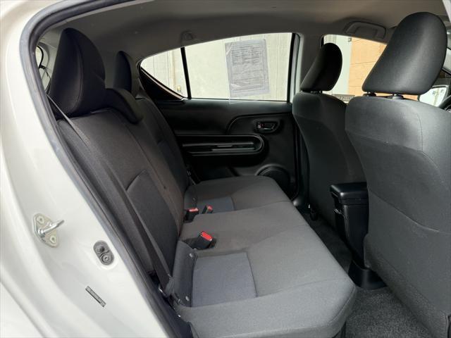 Photo of 2018 Super White Toyota Prius c