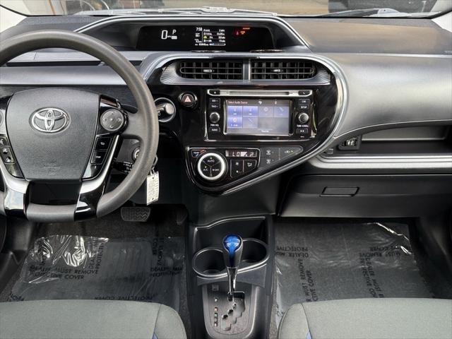 Photo of 2018 Super White Toyota Prius c