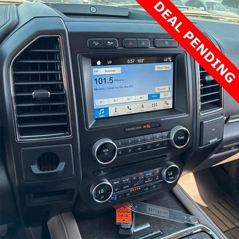 Photo of 2018 White Platinum Metallic Tri-Coat Ford Expedition Max