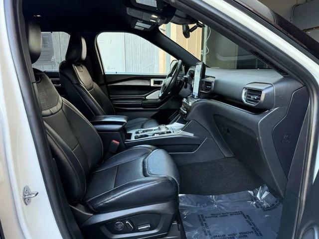 Photo of 2020 Star White Metallic Tri-Coat Ford Explorer
