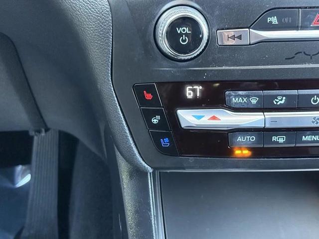 Photo of 2020 Star White Metallic Tri-Coat Ford Explorer