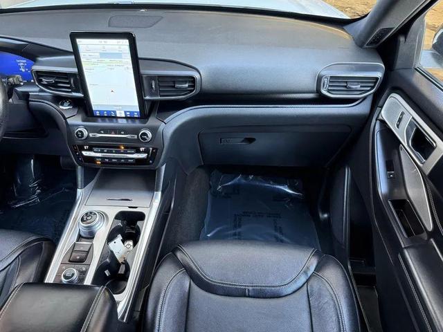 Photo of 2020 Star White Metallic Tri-Coat Ford Explorer