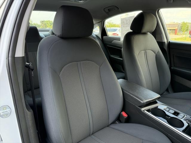 Photo of 2019 Quartz White Pearl Hyundai SONATA