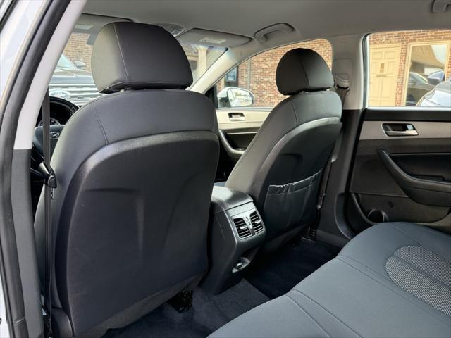 Photo of 2019 Quartz White Pearl Hyundai SONATA