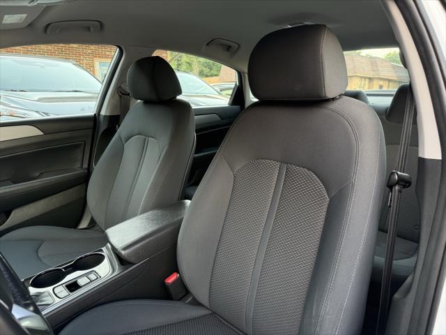 Photo of 2019 Quartz White Pearl Hyundai SONATA