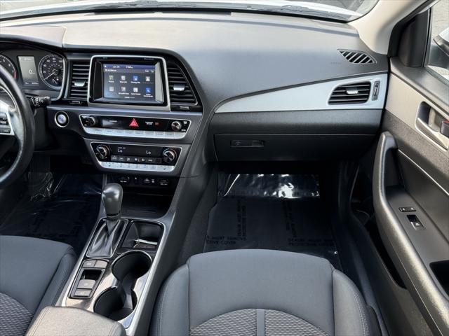 Photo of 2019 Quartz White Pearl Hyundai SONATA