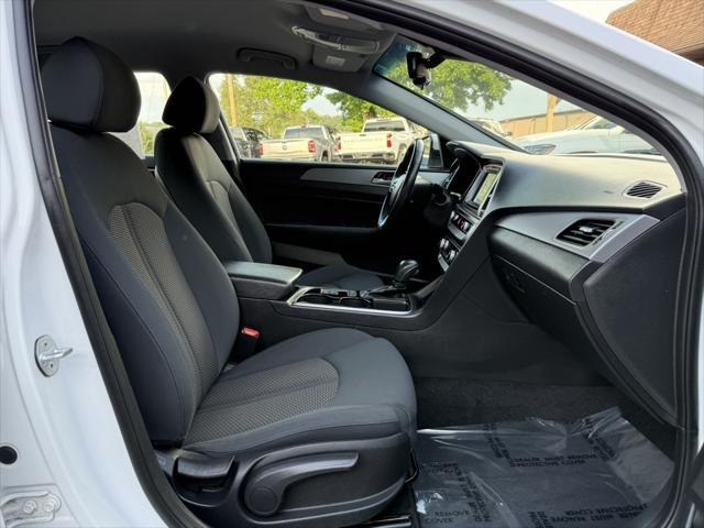 Photo of 2019 Quartz White Pearl Hyundai SONATA