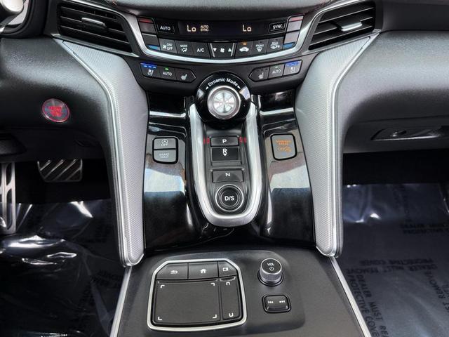 Photo of 2021 Platinum White Pearl Acura TLX