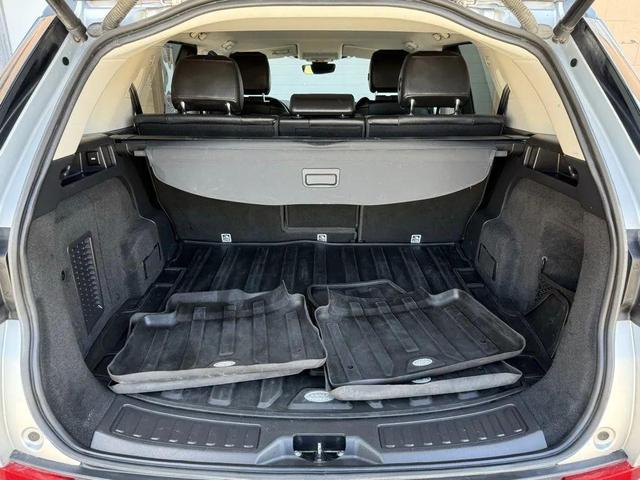 Photo of 2020 Indus Silver Metallic Land Rover Discovery Sport