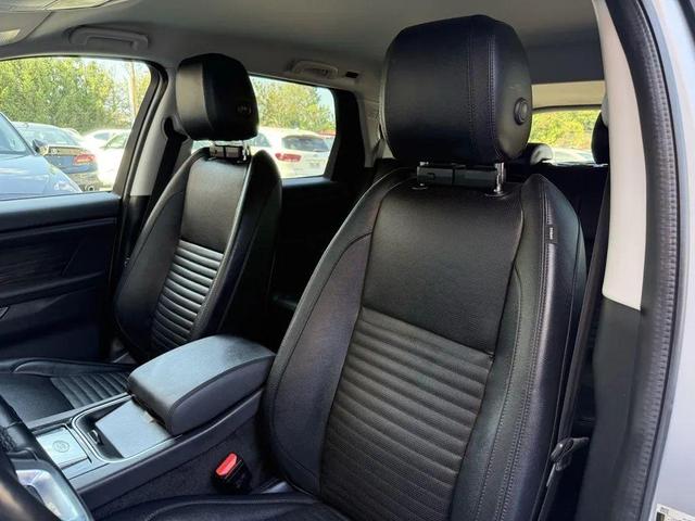 Photo of 2020 Indus Silver Metallic Land Rover Discovery Sport
