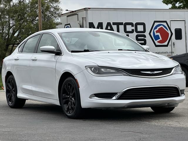 Photo of 2016 Bright White Clearcoat Chrysler 200