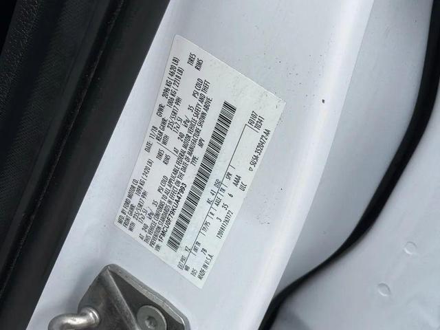 Photo of 2019 Oxford White Ford Escape