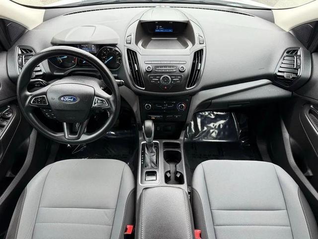 Photo of 2019 Oxford White Ford Escape