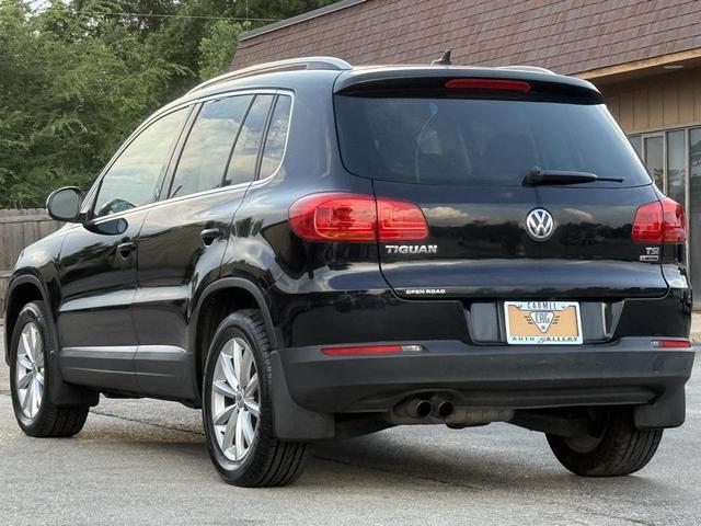 Photo of 2017 Deep Black Volkswagen Tiguan