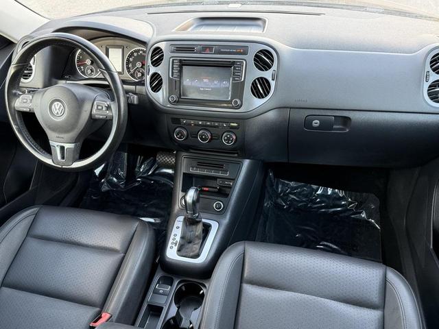 Photo of 2017 Deep Black Volkswagen Tiguan