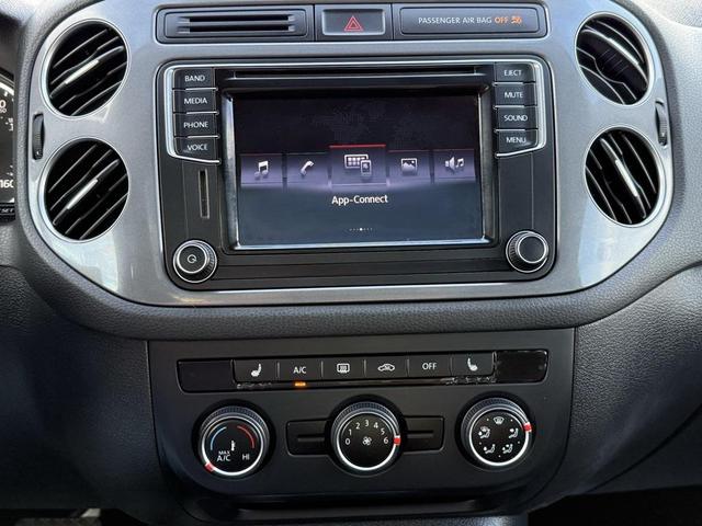 Photo of 2017 Deep Black Volkswagen Tiguan