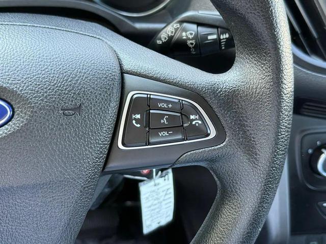 Photo of 2019 Oxford White Ford Escape