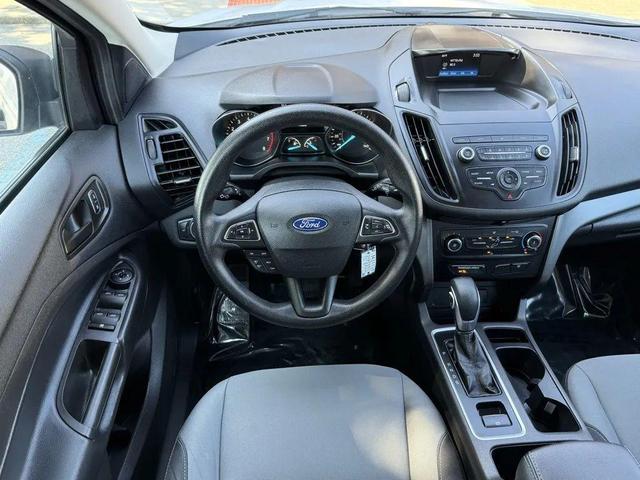 Photo of 2019 Oxford White Ford Escape
